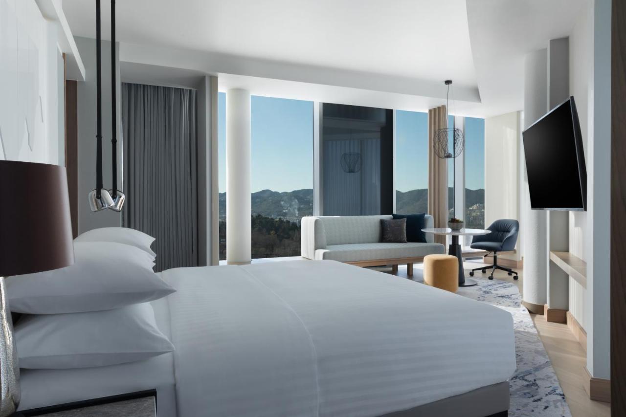Tirana Marriott Hotel Екстер'єр фото