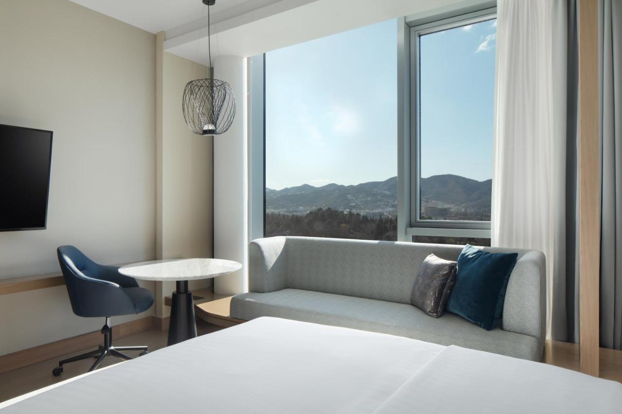 Tirana Marriott Hotel Екстер'єр фото