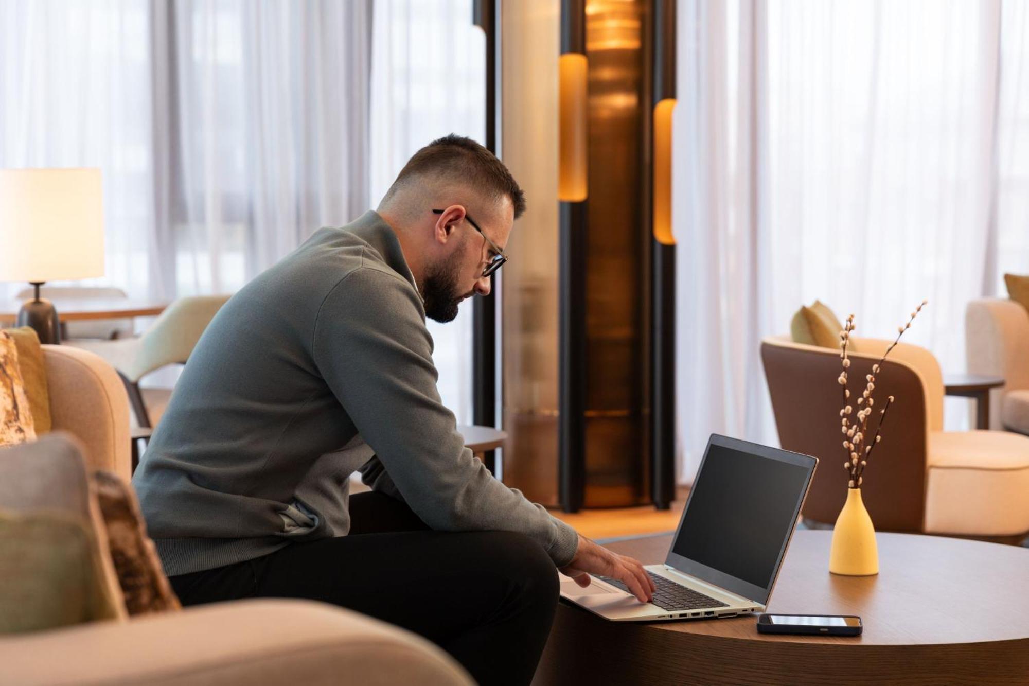 Tirana Marriott Hotel Екстер'єр фото
