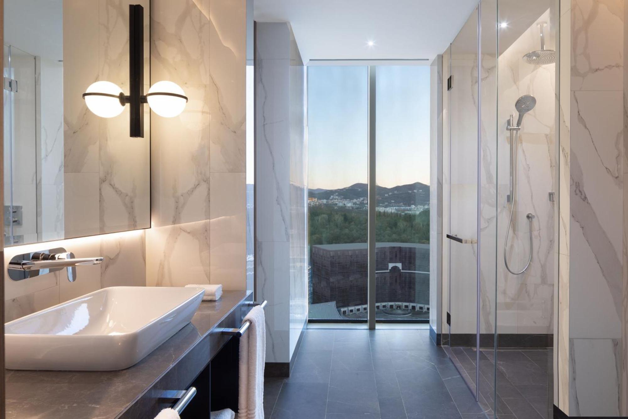 Tirana Marriott Hotel Екстер'єр фото