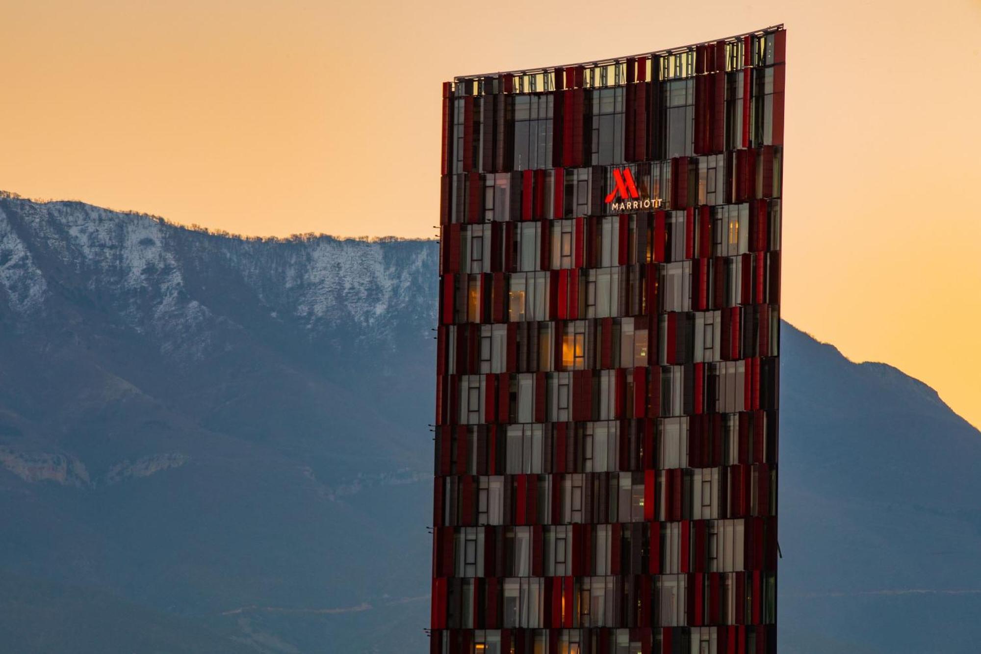 Tirana Marriott Hotel Екстер'єр фото