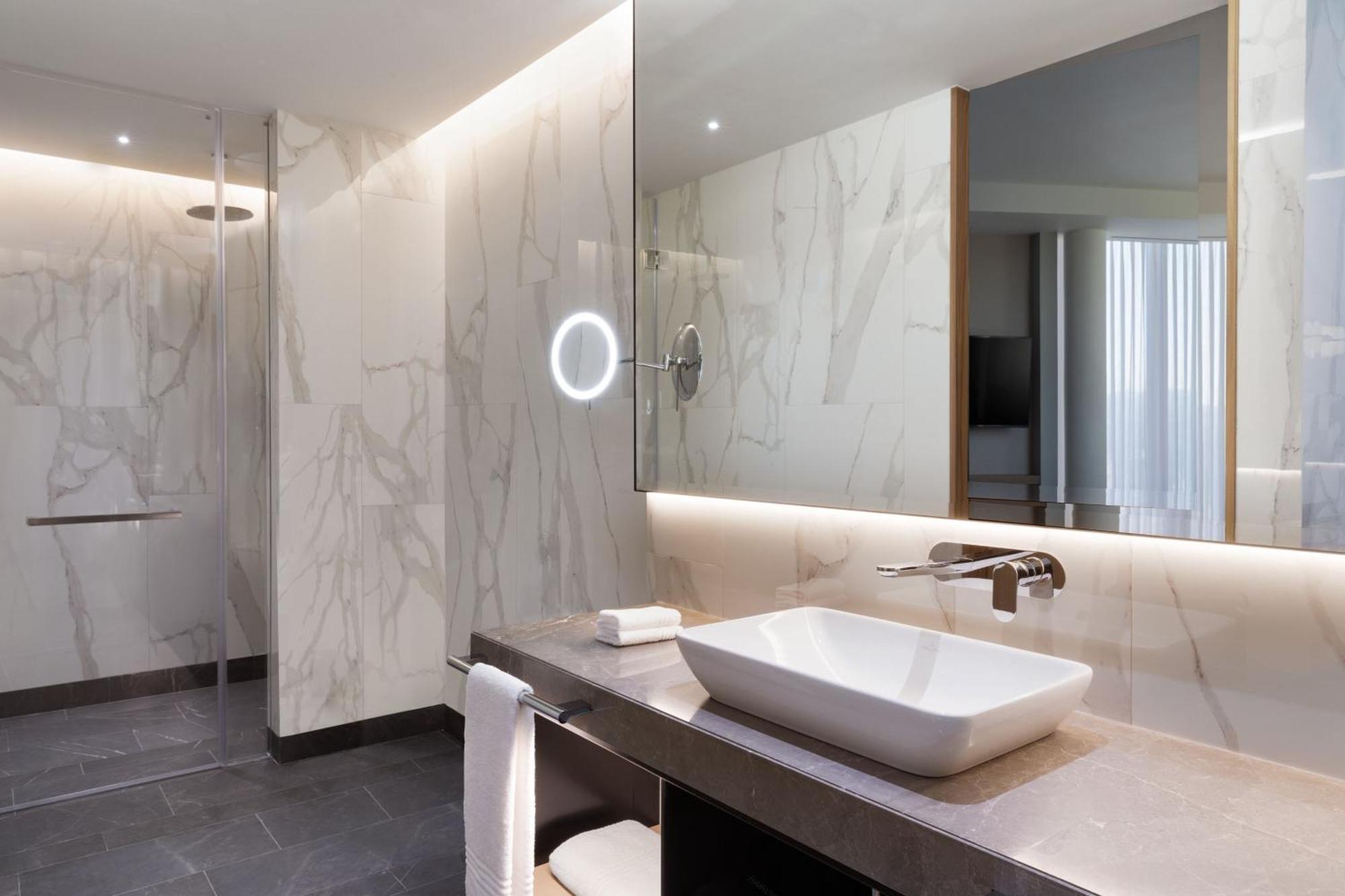 Tirana Marriott Hotel Екстер'єр фото
