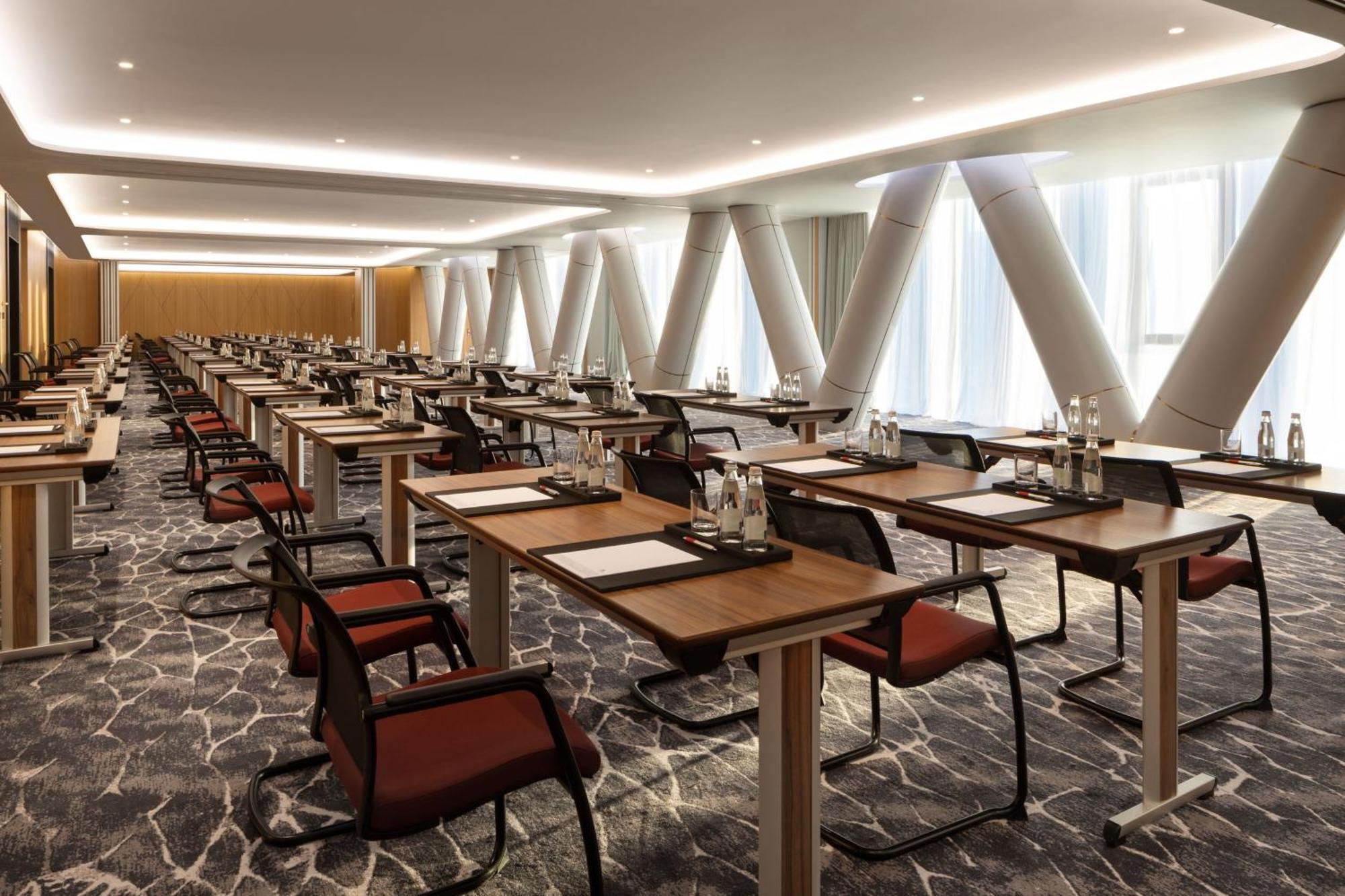Tirana Marriott Hotel Екстер'єр фото