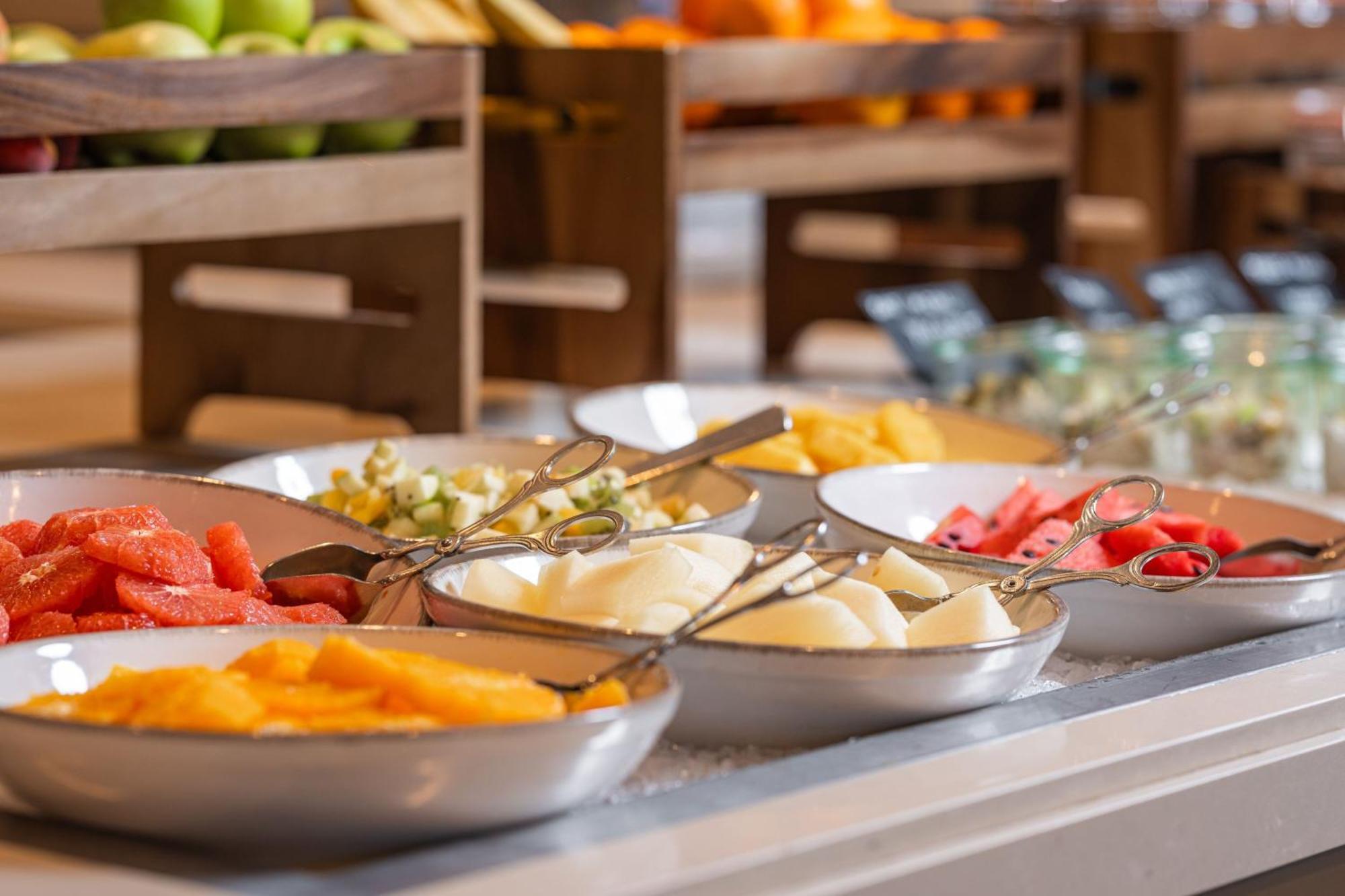 Tirana Marriott Hotel Екстер'єр фото
